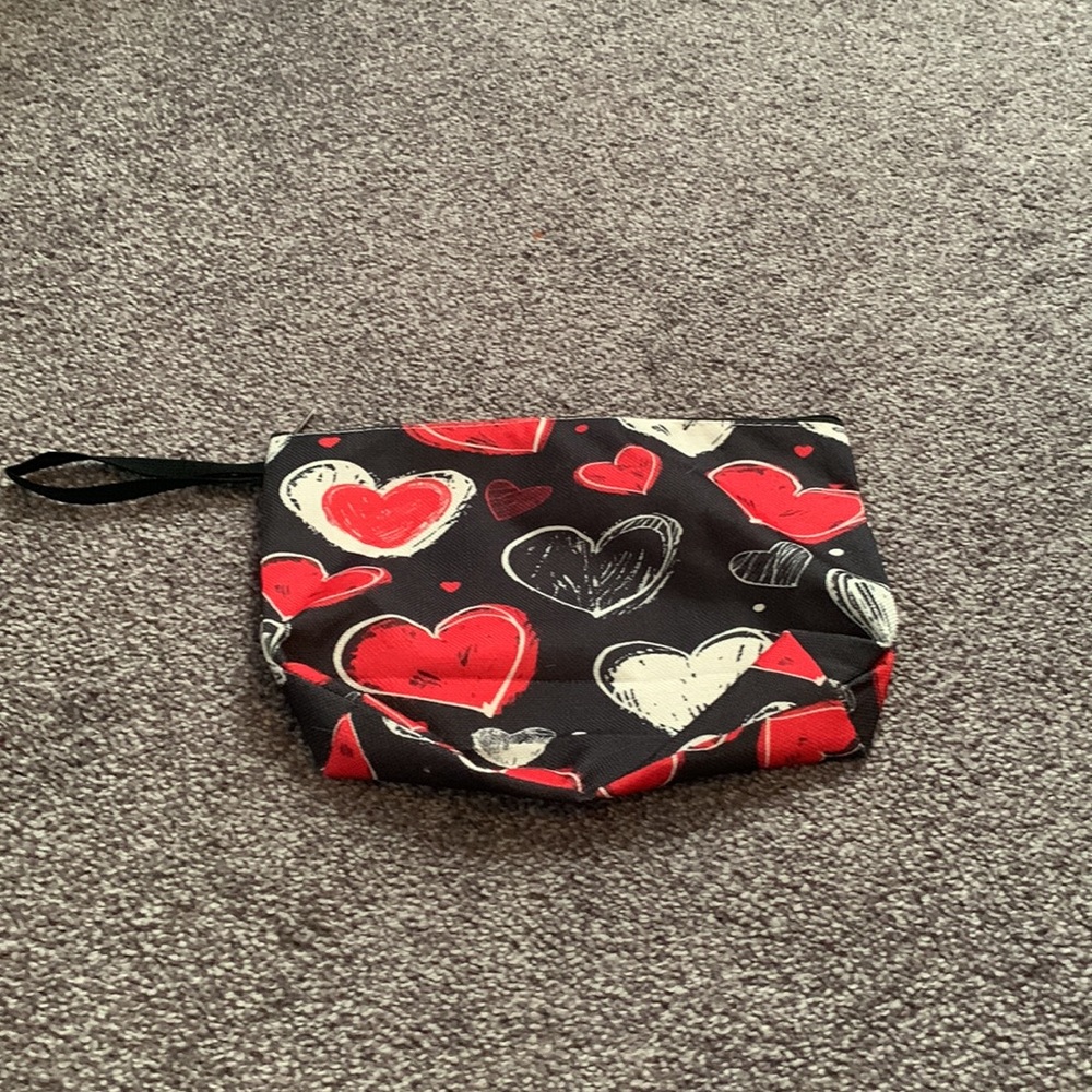 Heart Patterned Cosmetic Bags Set - Picture 2 of 4
